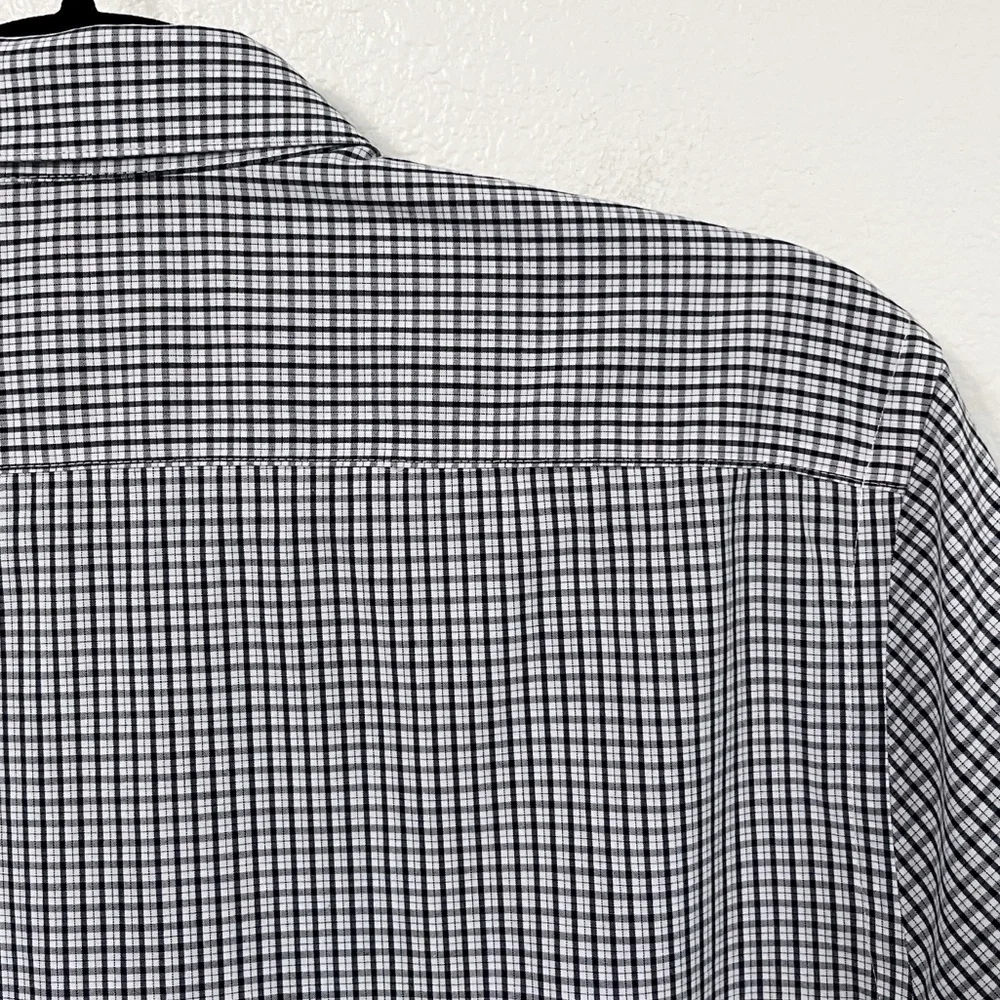 Banana Republic - Men’s Slim Untucked Fit Button Down Dress Shirt | Size Medium